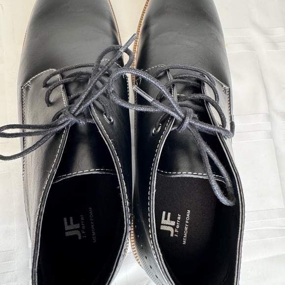 JF J.Ferrar Black Chukka Boots with Smooth Leather and Minimalist Design main image 4